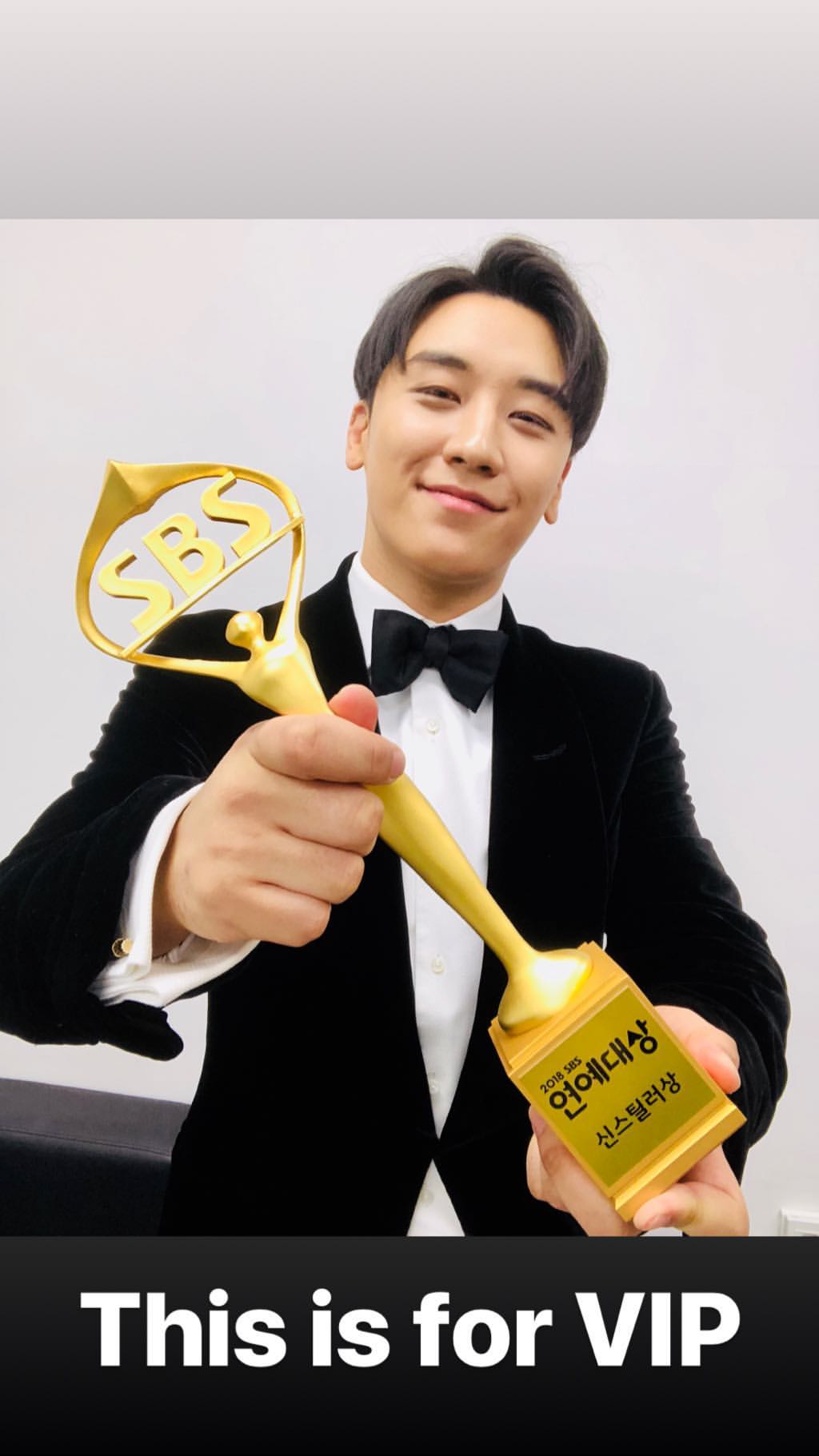 [Social Media] #승리 Seungri Stories Update Summary Saturday 2018-12-29 01:56 (GMT)