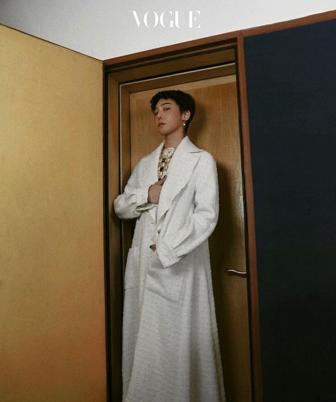 [Social Media] G-Dragon Instagram 2020-10-22 22:31:05 (KST) #광고 @chanelofficial @voguekorea | #권지용 #지용 #GDragon - 2