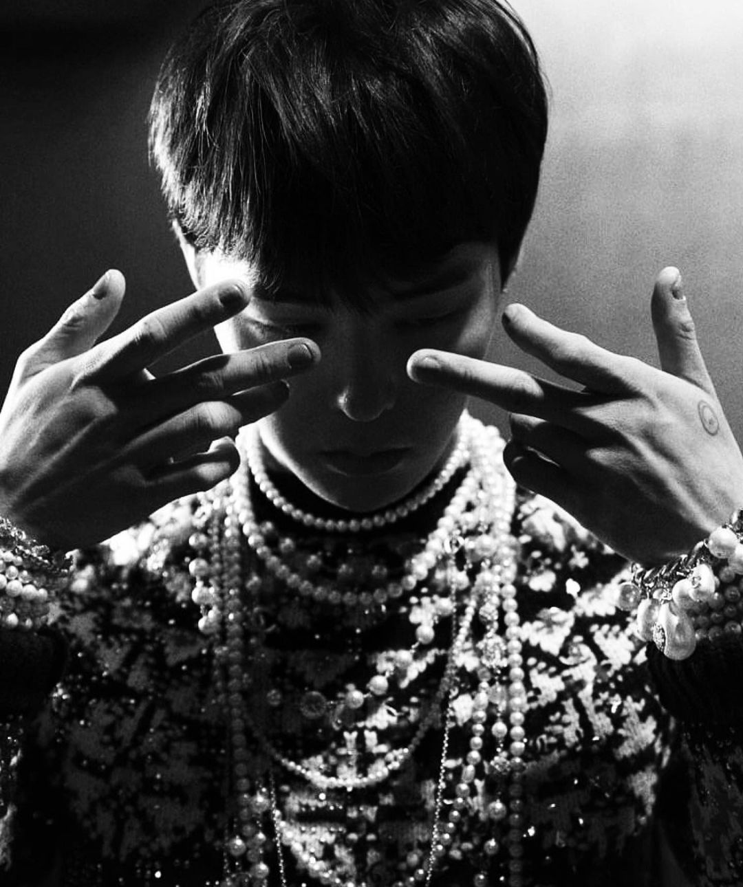 [Social Media] G-Dragon Instagram 2020-10-22 22:31:05 (KST) #광고 @chanelofficial @voguekorea | #권지용 #지용 #GDragon - 5