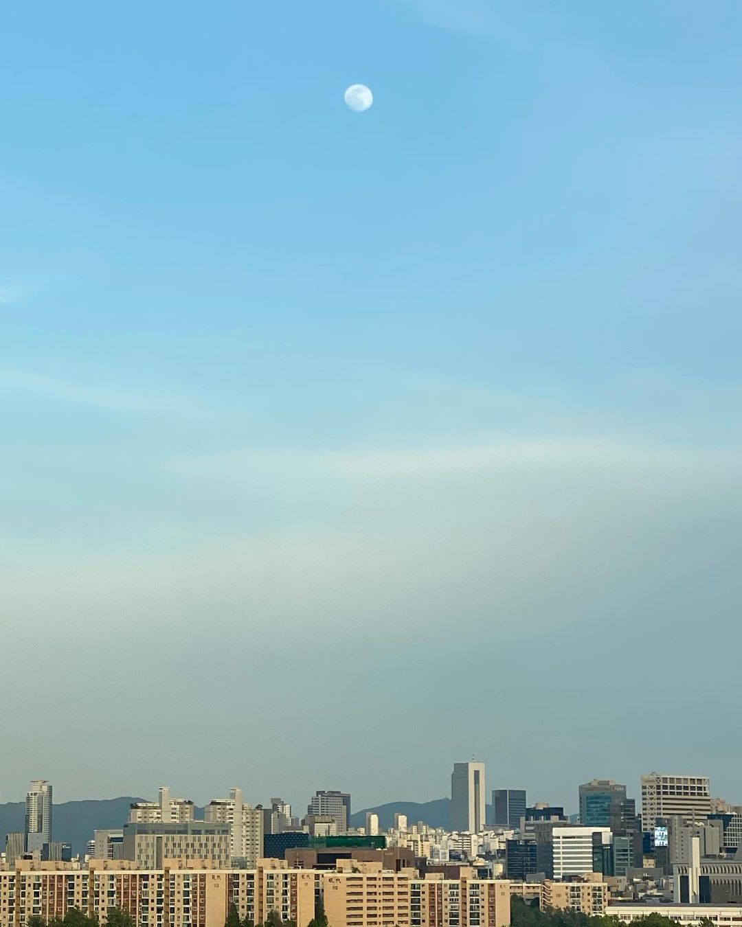 [Social Media] Taeyang Instagram 2022-05-14 21:15 (KST) Evening Moon |  #태양 #Taeyang #SOL