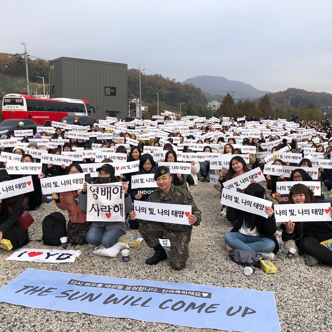 [Social Media] Taeyang 2019-11-10 10:46:21 (KST) 감사합니다! 사랑합니다! ❤️? #태양 #Taeyang #SOL