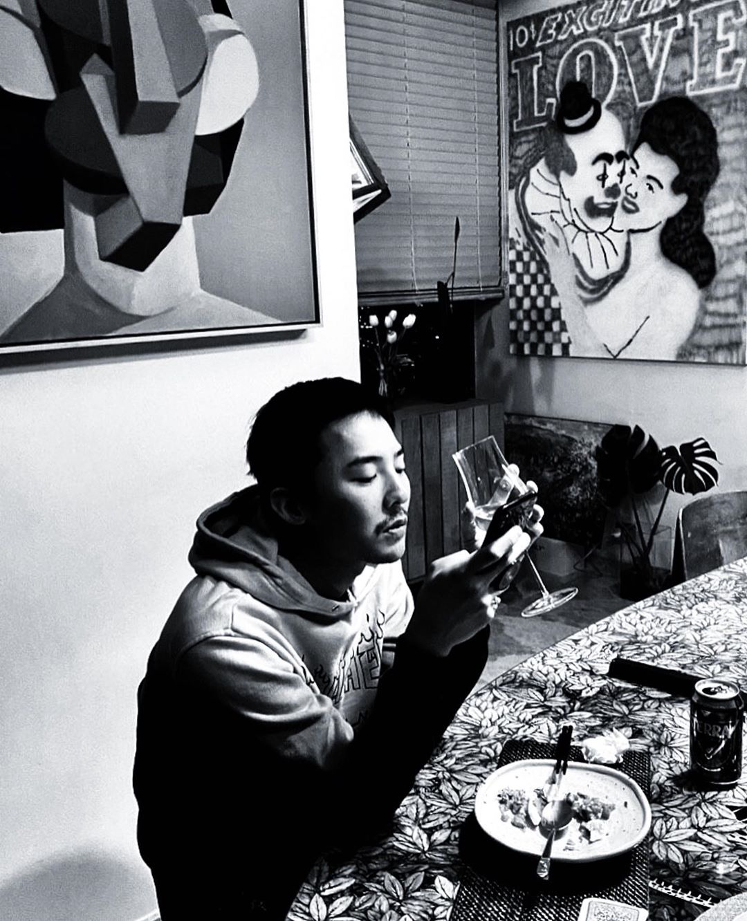 [Social Media] G-Dragon Instagram 2019-12-27 08:08:51 (KST) Home Alone??? | #권지용 #지용 #GDragon - 2