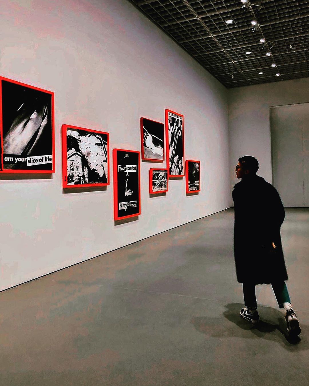 [Social Media] G-Dragon Instagram 2019-12-10 00:58:39 (KST) #BabaraKruger #권지용 #지용 #GDragon - 3