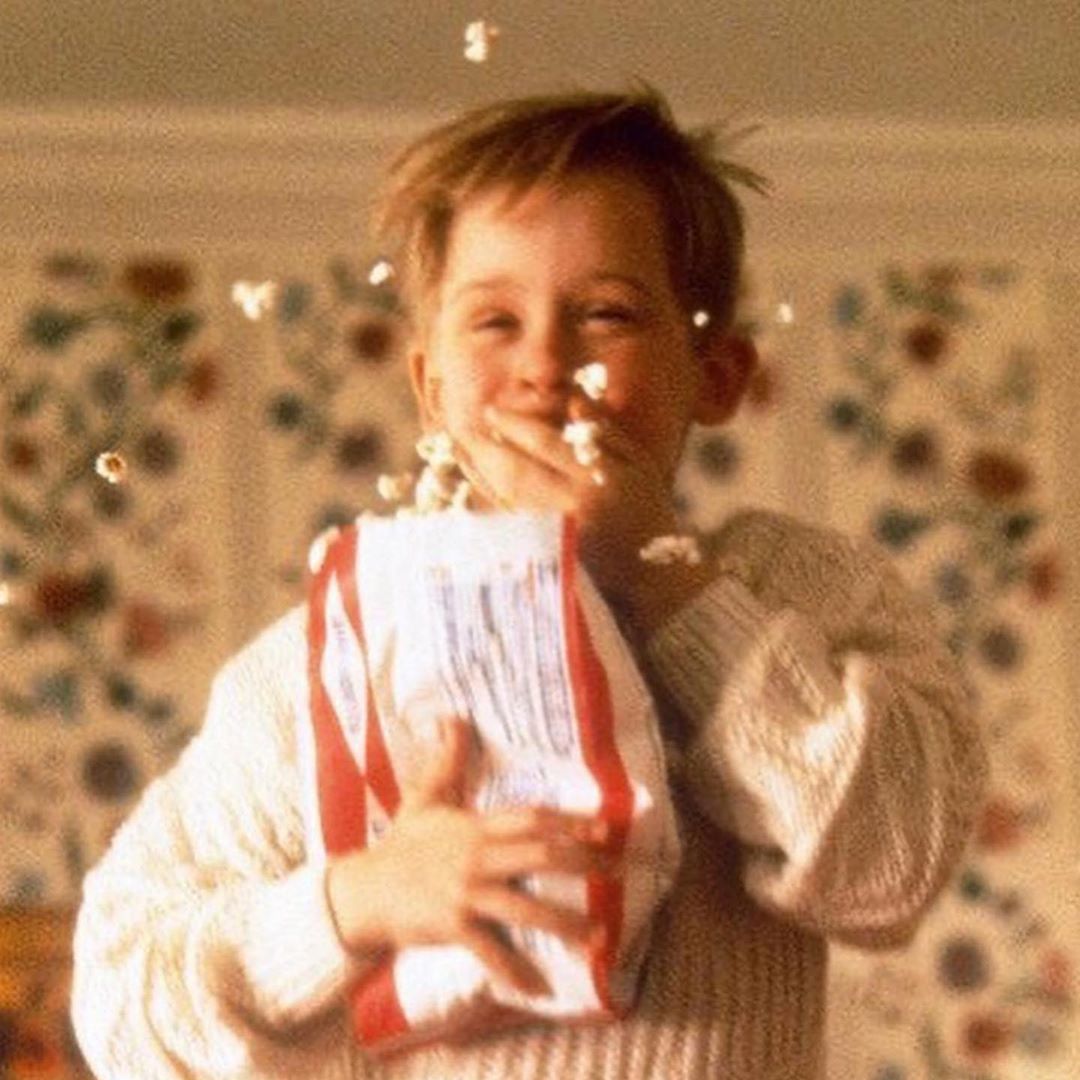 [Social Media] T.O.P Instagram 2019-12-24 15:29:28 (KST) Christmas flower | #TOPstagram #탑 #최승현 - 4