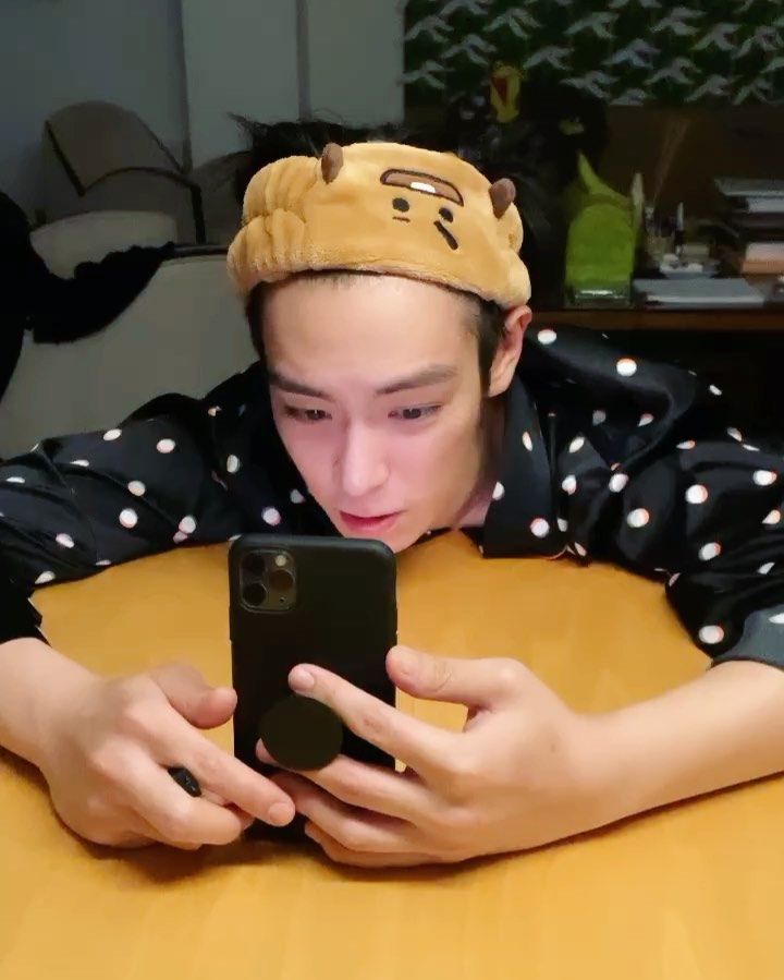 [Social Media] T.O.P Instagram 2020-01-01 01:12:06 (KST) ▶ 조카랑해피뉴이어… | #TOPstagram #탑 #최승현