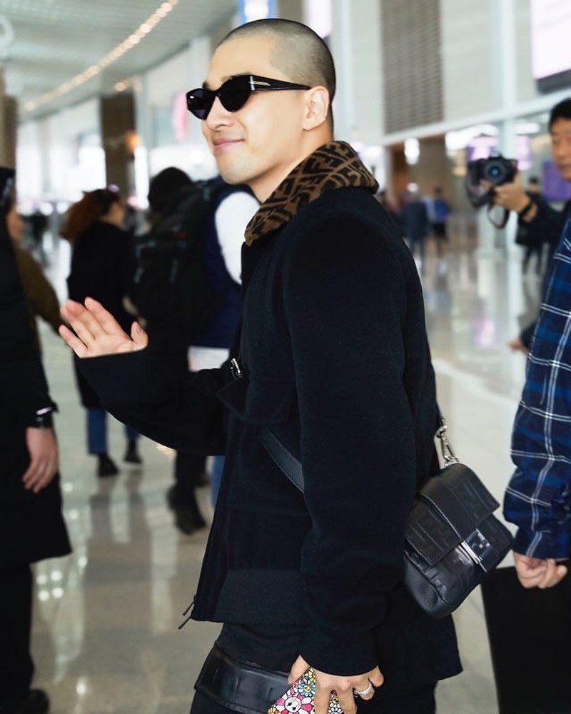 [Social Media] Taeyang 2020-01-11 02:51:18 (KST) Should i eat pizza?? Cause im in…?? | #태양 #Taeyang #SOL - 1