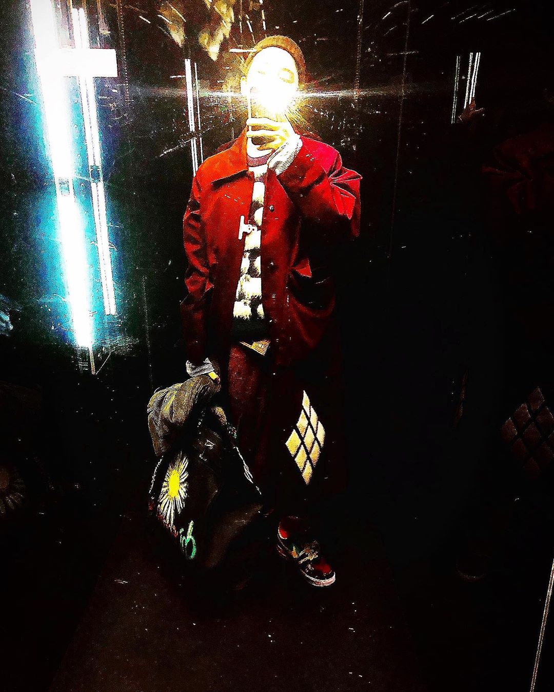 [Social Media] G-Dragon Instagram 2020-01-08 17:20:18 (KST) ??✨??@anthonyrianda | #권지용 #지용 #GDragon - 1