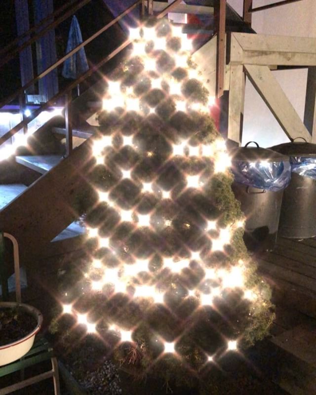 [Social Media] Taeyang #태양 Instagram video Dec 24, 2017 2:55pm (KST) Merry Christmas