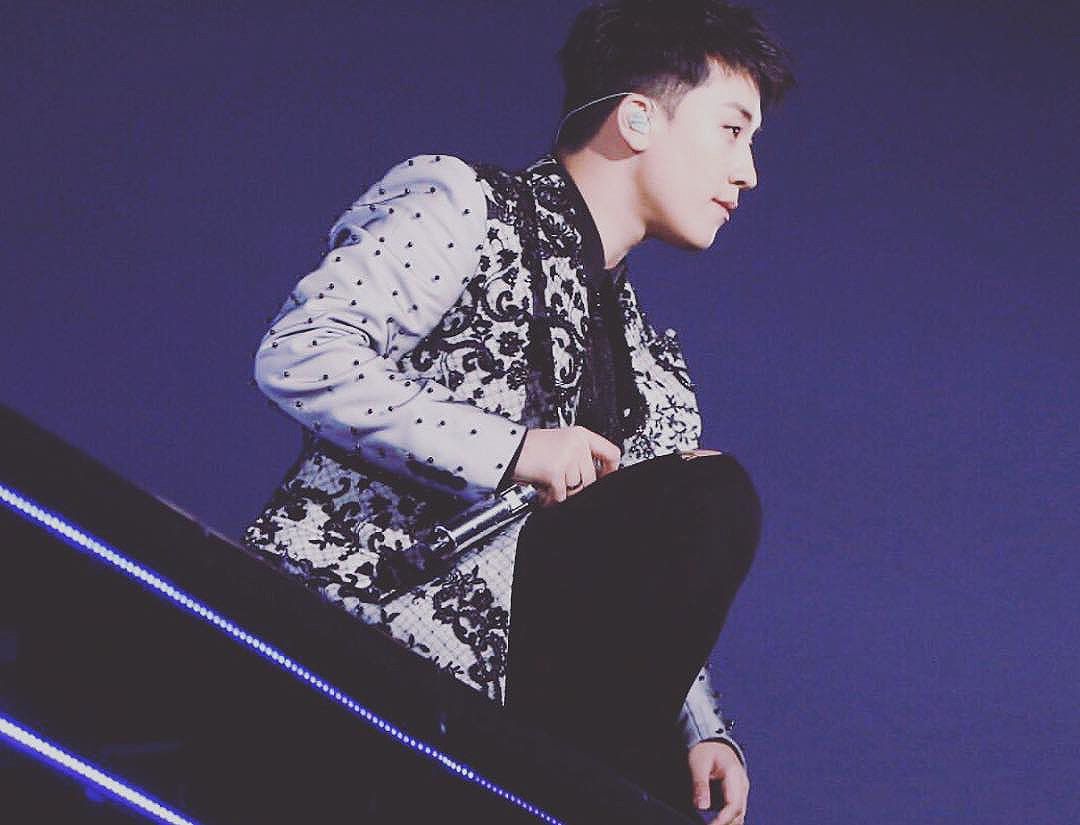 [Social Media] Seungri #승리 Instagram image Dec 26, 2017 11:34am (KST) 드디어 서울 콘서트 #이번주말 #고척돔 #한국 #마지막콘서트