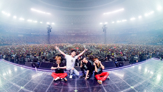 [Social Media] Taeyang #태양 Instagram carousel Dec 25, 2017 1:54pm (KST) ????????????????????