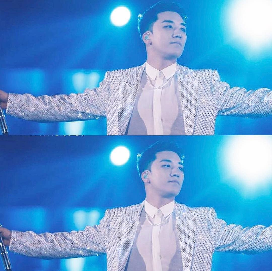 [Social Media] Seungri #승리 Instagram image Dec 30, 2017 10:25pm (KST) #기분이이상하다 #지금내리는비는 내마음과 같을까 #고척돔 #빅뱅콘서트 #lastdance 내일 정말