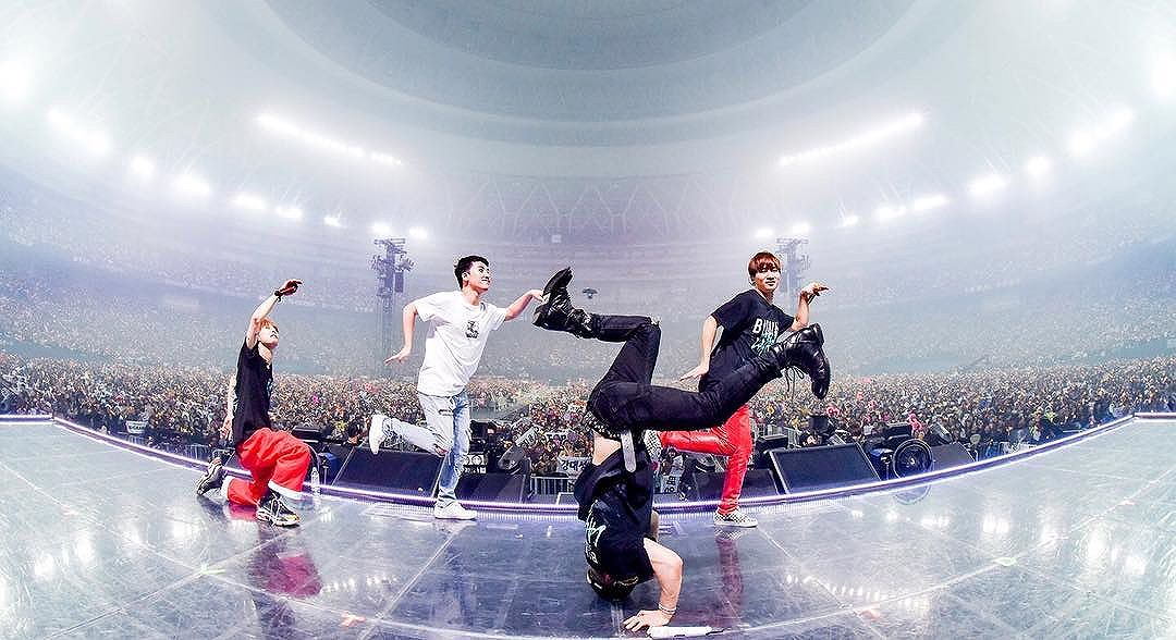 [Social Media] Seungri #승리 Instagram image Dec 24, 2017 10:01pm (KST) 今まで日本ドームツアー #lastdancetour を愛してくれた皆さん本当にありがとうございましたまた皆さんと会える事楽しみにします是非僕達が大好きな日本でまた歌えるように応援して下さい メリクリ + あけおめ アンニョンハセヨ️こんにちは