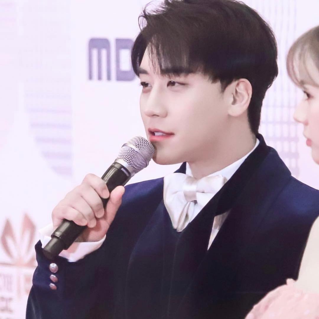 [Social Media] Seungri Instagram 2018-12-31  (KST) Good bye 2018 welcome 2019