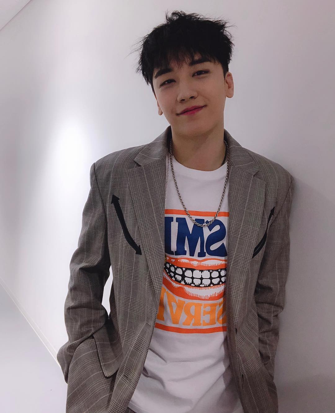 [Social Media] Seungri Instagram 2019-01-28 17:26:33 (KST) #ひょっこりすん #thegreatseungritour2019live #seoul #singapore #osaka and more