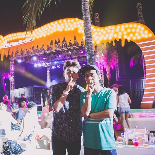 Earn Chen instagram with Seungri 20140818: Keeping it low key...